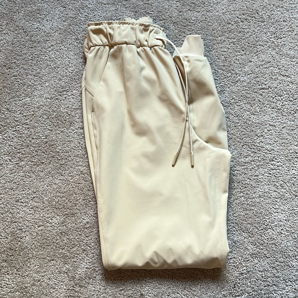 Lululemon joggers